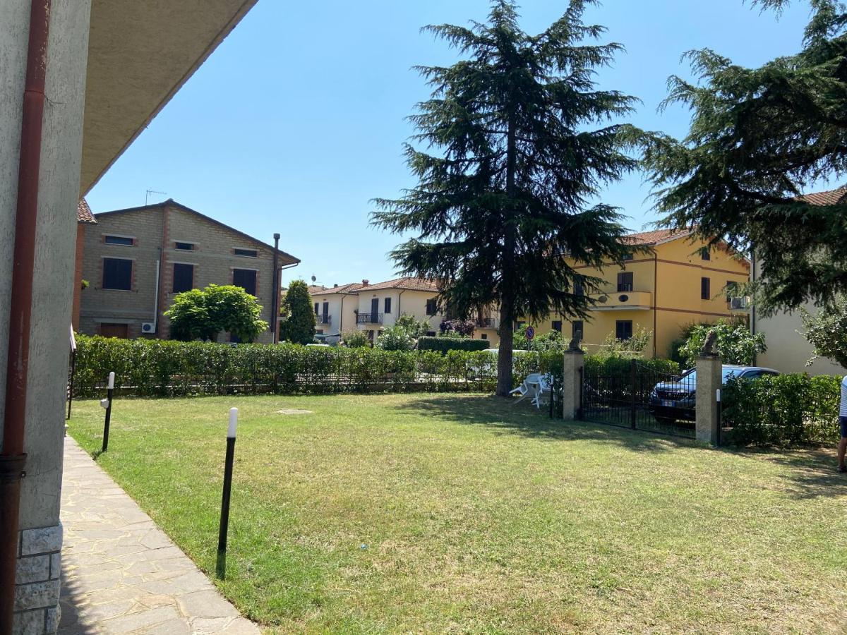 Вилла La Casa Sul Trasimeno Кастильоне-дель-Лаго Экстерьер фото