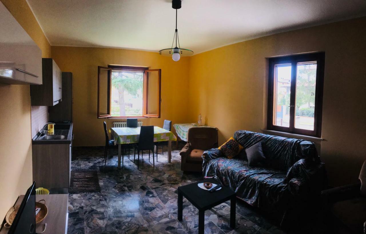 Вилла La Casa Sul Trasimeno Кастильоне-дель-Лаго Экстерьер фото